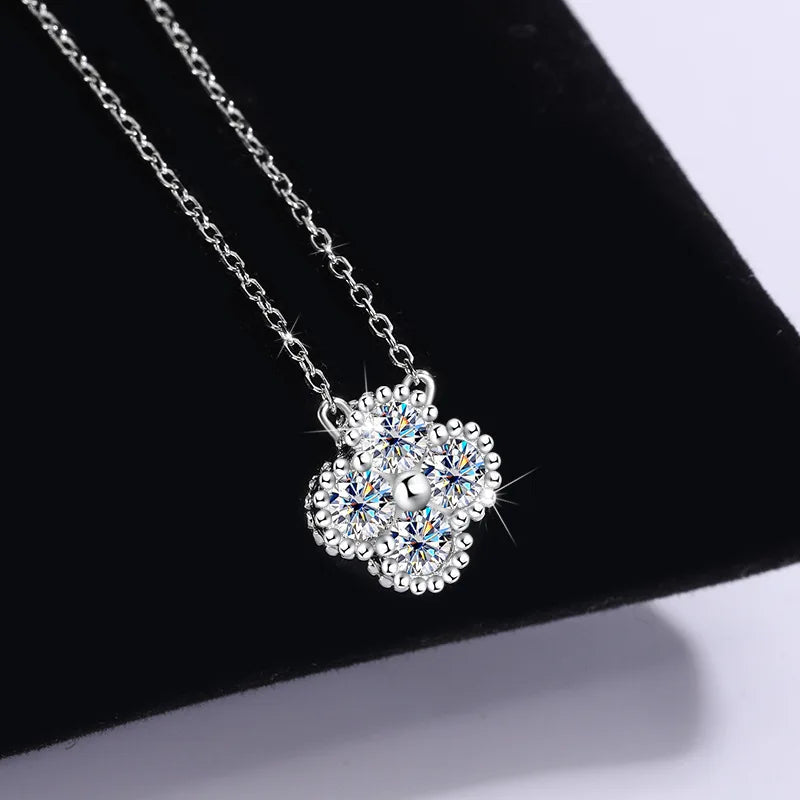 Lnkry 3mm 0.1ct Moissanite Necklace Certified 925 Sterling Silver Lucky Clover Flower Pendant Necklace For Women 2025 Jewely