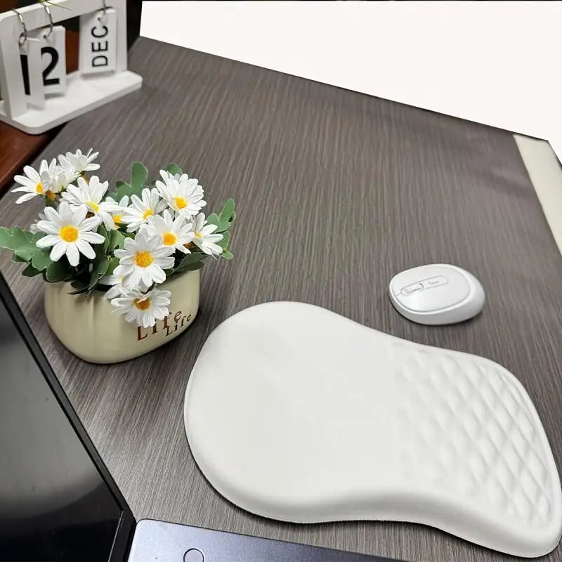 Ergonomic Mouse Pad with Wrist Support - Non-Slip Gaming & Office Desk Mat (Black/White, Quilt Texture
