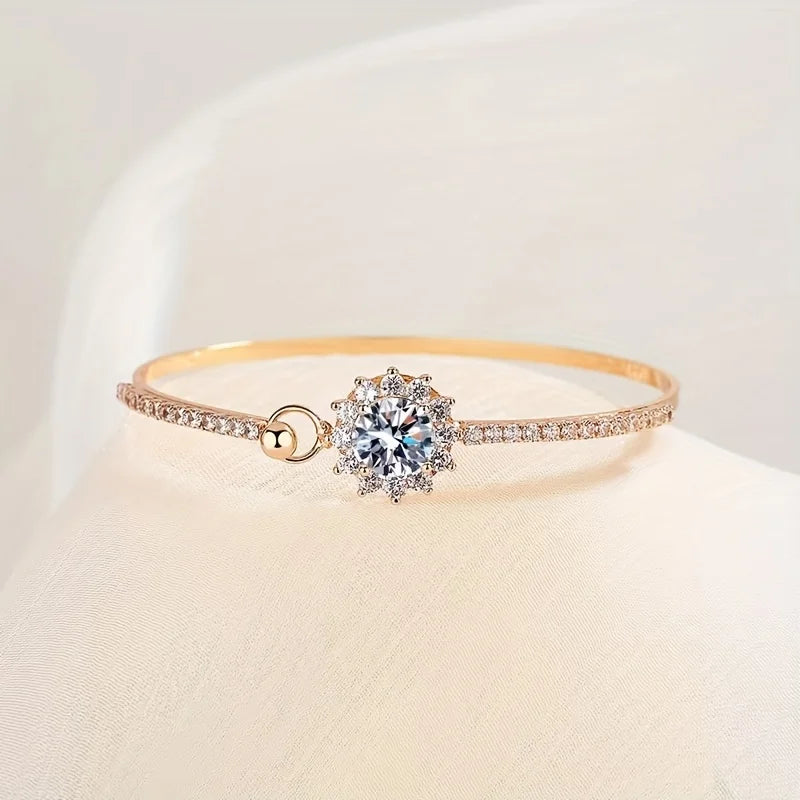 1pc s925 Silver Inlaid 6.5mm Moissanite Small and Delicate Sunflower Bracelet for Men and Women
