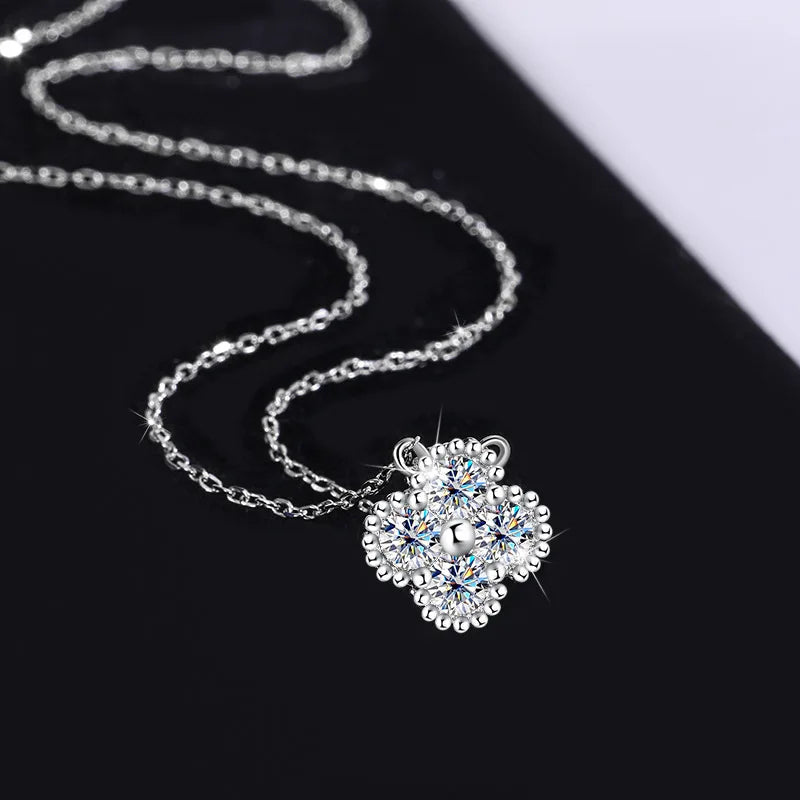 Lnkry 3mm 0.1ct Moissanite Necklace Certified 925 Sterling Silver Lucky Clover Flower Pendant Necklace For Women 2025 Jewely