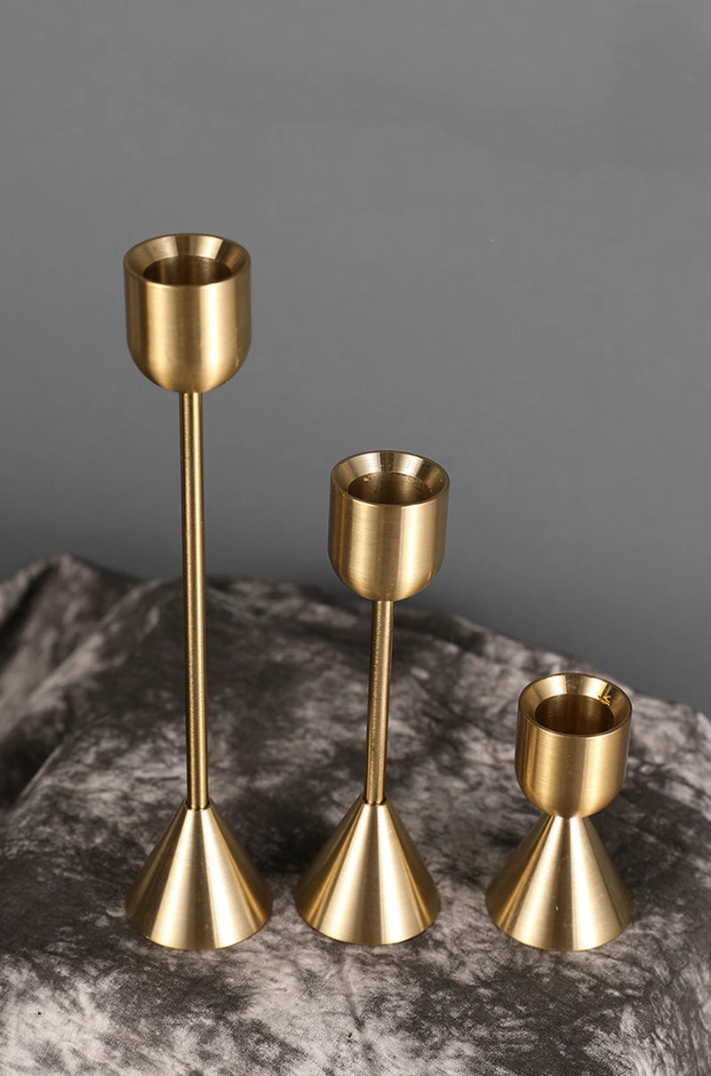 European Candle Holders Metal Candlestick Wedding Table Romantic Decoration Christmas New Year Bar Party Home Decor Accessories