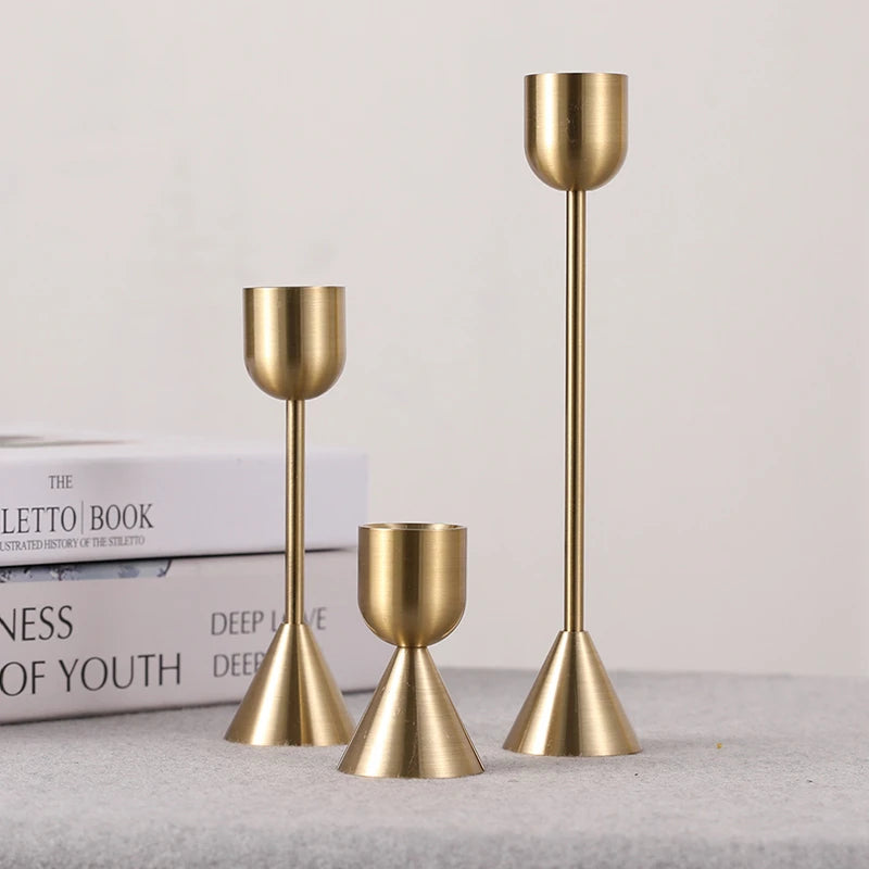 European Candle Holders Metal Candlestick Wedding Table Romantic Decoration Christmas New Year Bar Party Home Decor Accessories