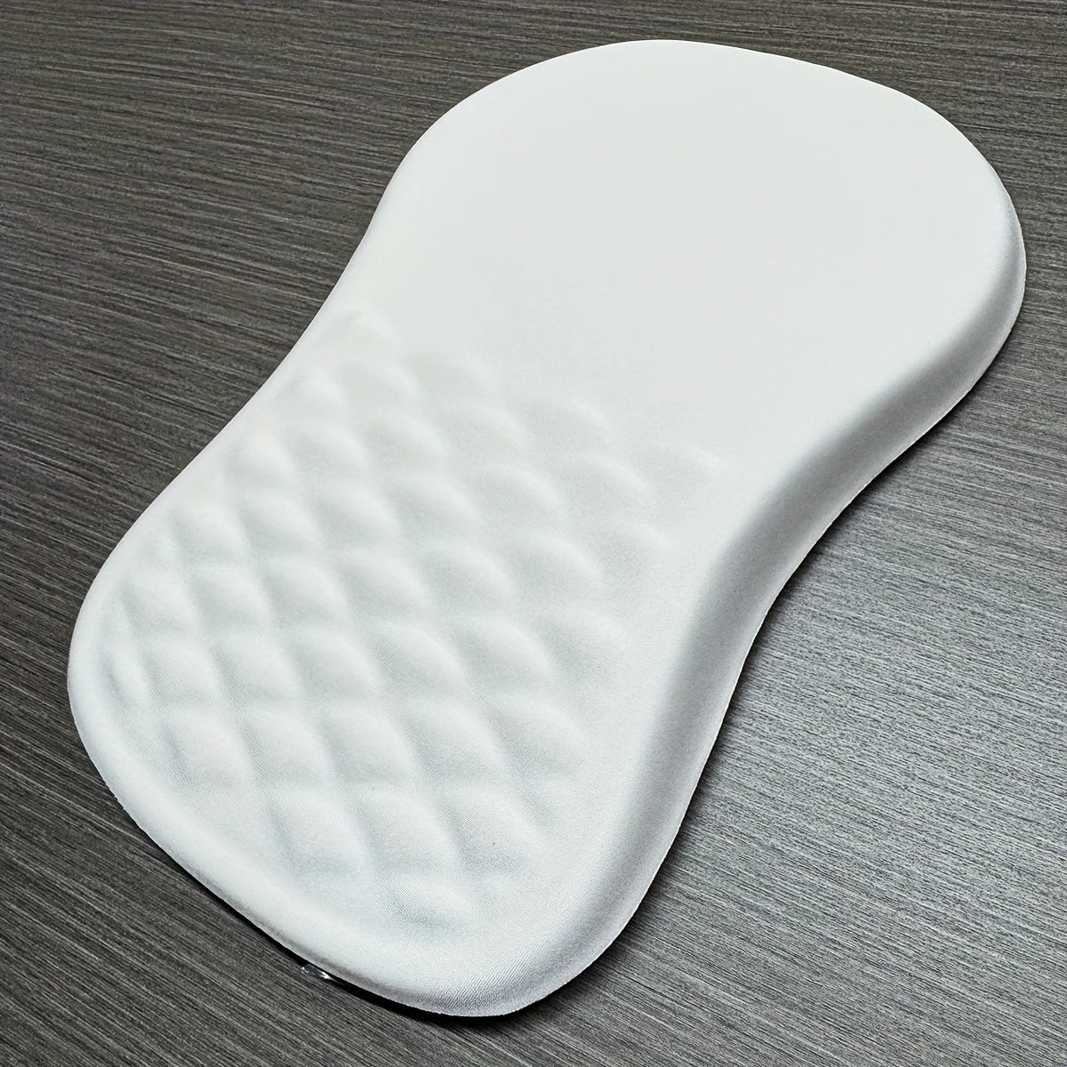 Ergonomic Mouse Pad with Wrist Support - Non-Slip Gaming & Office Desk Mat (Black/White, Quilt Texture