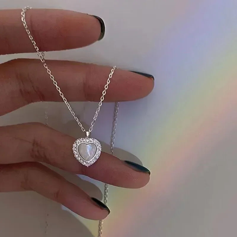 2024 Trendy Heart Shaped Pendant Necklace Opal Chain Shiny Women Temperament Jewelry Choker Necklace Wedding Jewelry Gifts