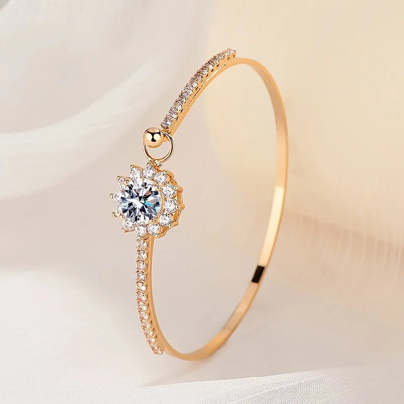 1pc s925 Silver Inlaid 6.5mm Moissanite Small and Delicate Sunflower Bracelet for Men and Women