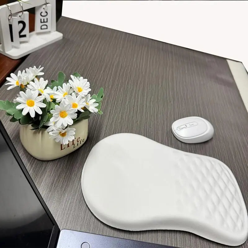 Ergonomic Mouse Pad with Wrist Support - Non-Slip Gaming & Office Desk Mat (Black/White, Quilt Texture