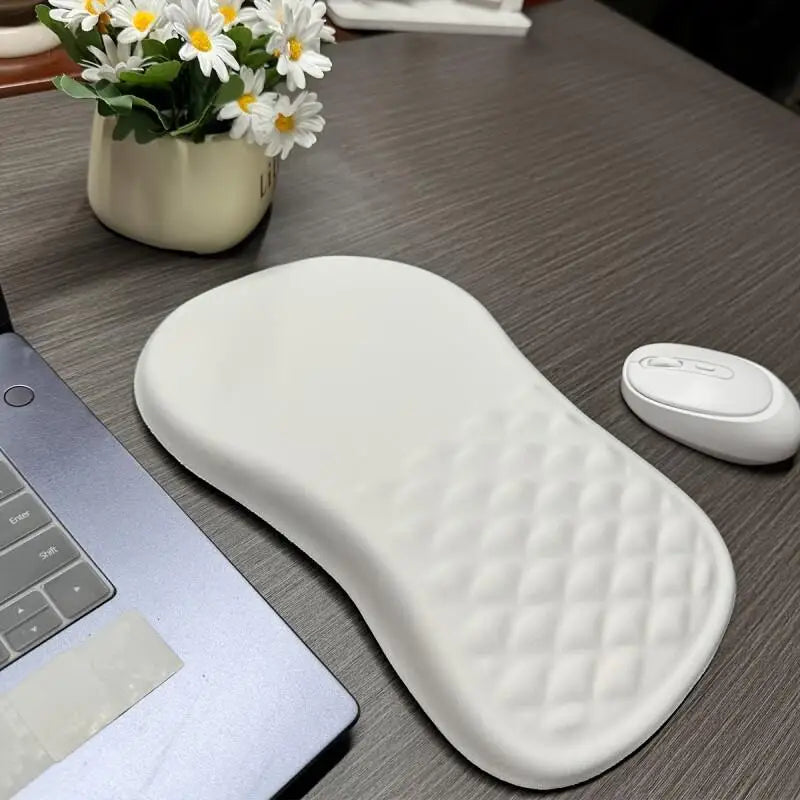 Ergonomic Mouse Pad with Wrist Support - Non-Slip Gaming & Office Desk Mat (Black/White, Quilt Texture