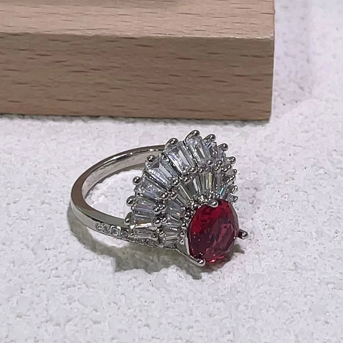 Rings High Quality New Sales Trend Jewelry Original Luxury Brand Shiny Cut Christmas Birthday Party Engagement Gift for Women